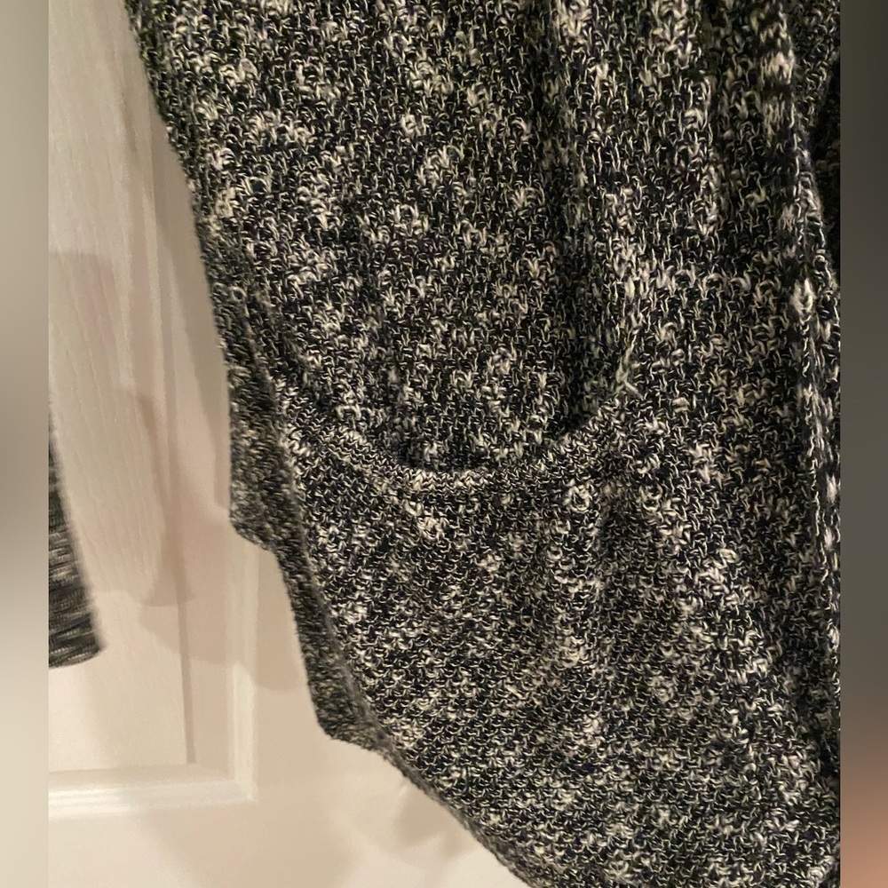Garage Cardigan - Picture 3 of 4